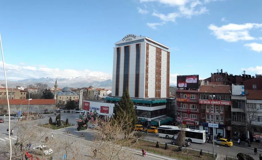 Isparta Oteli Yangın Tedbirleri Kapsamında Kapatılıyor